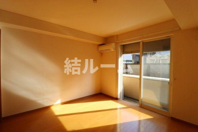中野区江原町１丁目のアパートの居間・リビング