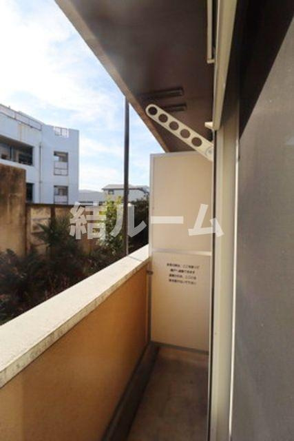 中野区江原町１丁目のアパートのバルコニー