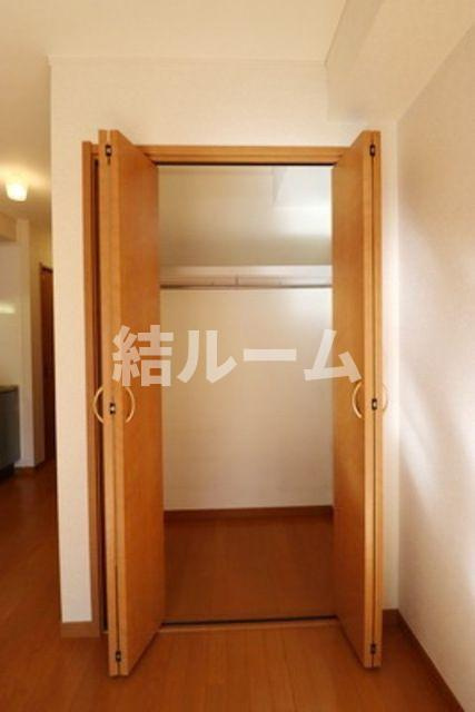 中野区江原町１丁目のアパートの収納