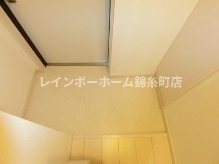 リブリ・縁の玄関