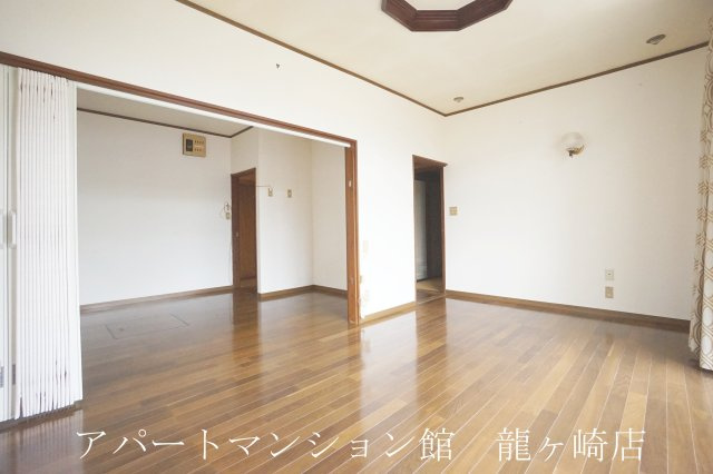 双葉Aハウスの居間・リビング
