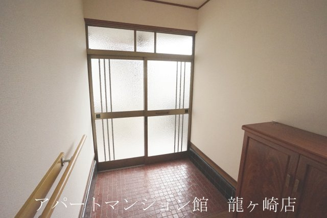 双葉Aハウスの玄関