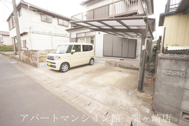 双葉Aハウスの駐車場