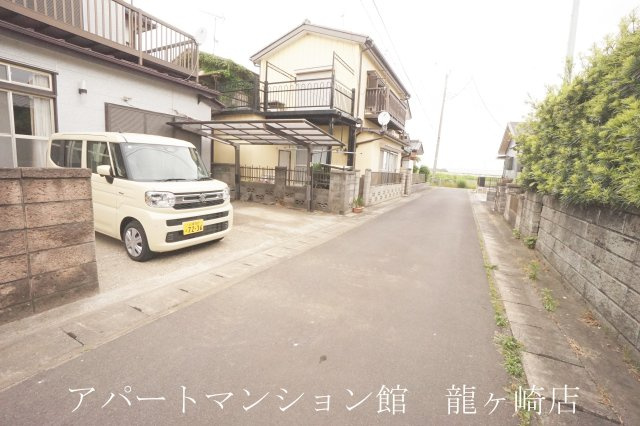 双葉Aハウスの駐車場