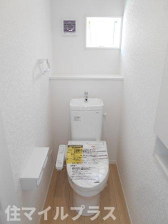 【トイレ】 | 郡山市久留米3丁目新築一戸建て2棟 | 落ち着いたトイレです