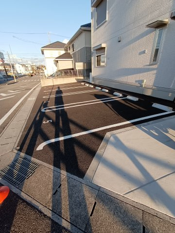 ドマーニの駐車場