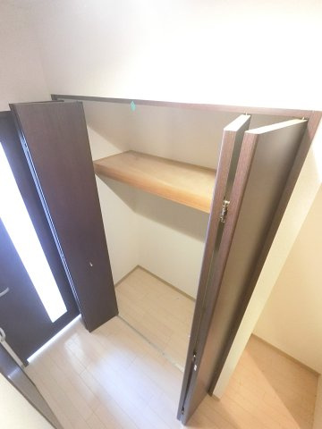 ヴィラ　クロシェットの収納