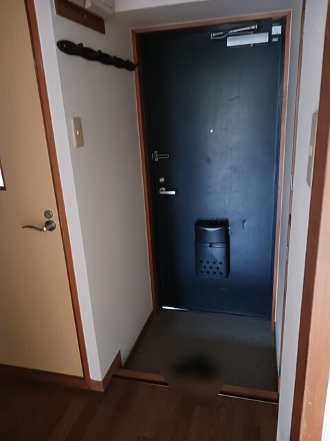 ドミール本城の玄関