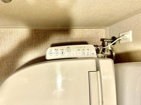 センチュリー北綾瀬の内装|【ウォシュレット】清潔に使いたいお手洗いには最適な設備です。もちろんウォームレットも標準装備です。