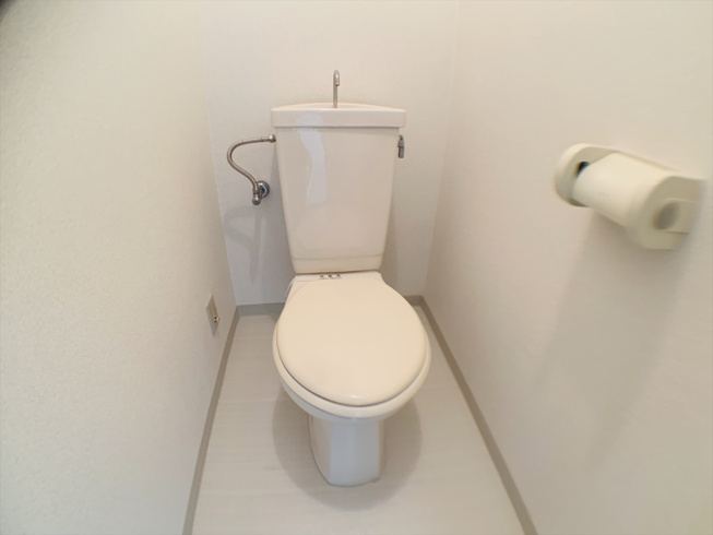 コンパクトで使いやすいトイレです♪