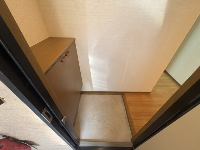 メゾン ド アヴニール板宿の玄関
