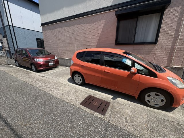 メゾン ド アヴニール板宿の駐車場