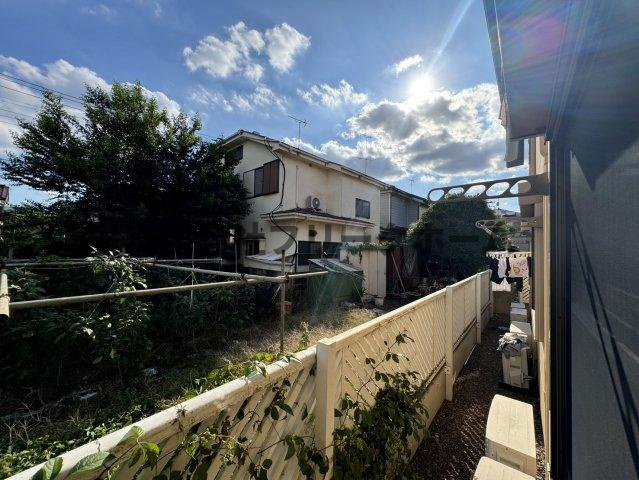 小金井市中町２丁目のアパートのバルコニー