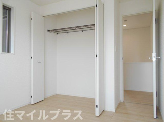 【洋室】 | 郡山市富田町町内新築一戸建て3棟 | 明るい洋室です