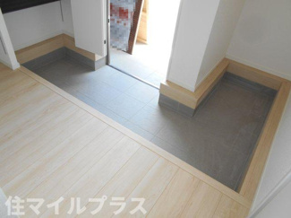 【玄関】 | 郡山市富田町町内新築一戸建て3棟 | 明るい玄関です