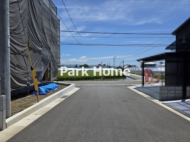 香南市野市町西野 -6期1棟- 新築戸建ての前面道路含む現地写真