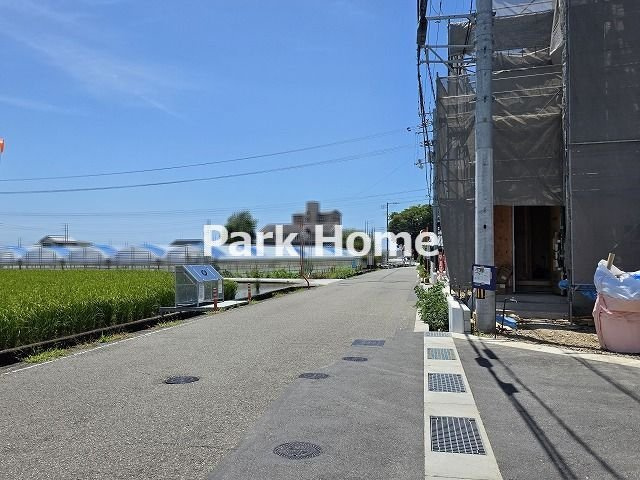 香南市野市町西野 -6期1棟- 新築戸建ての前面道路含む現地写真