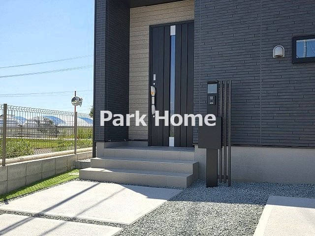 香南市野市町西野 -6期1棟- 新築戸建ての玄関