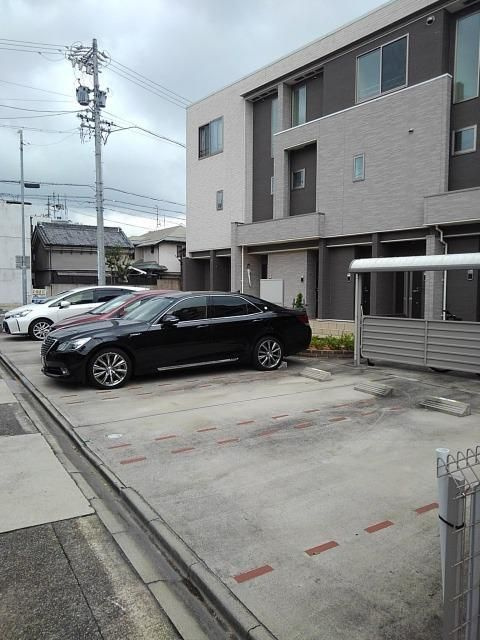 モデッサ芳野Ｎの駐車場