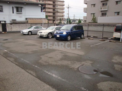 【駐車場】 | ラ・ヨード24 | 駐車場に車を止められます