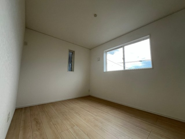 守山市川田町　第1期　新築一戸建ての洋室|収納スペースが充実しているので子供の成長に合わせてたくさん収納ができます！家族構成に合わせた様々な活用ができる収納！