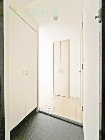 プレサンス丸の内雅風の玄関