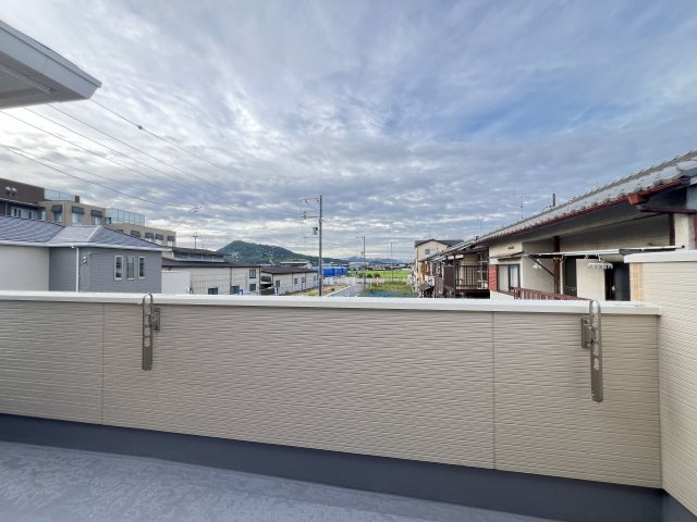橿原市第1忌部町　全3棟のバルコニー