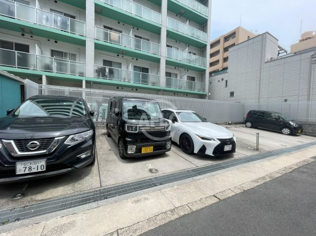 プラスヴァンドームサウスの駐車場|プラスヴァンドームサウス　駐車場