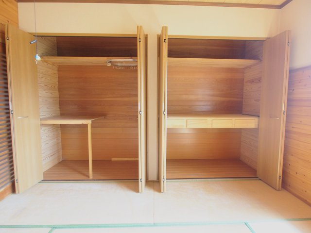 胤森アパートの収納