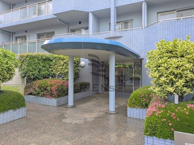 【エントランス】 | 武蔵関ハイム | 住まう人を優雅に迎える、上質感漂うエントランス空間