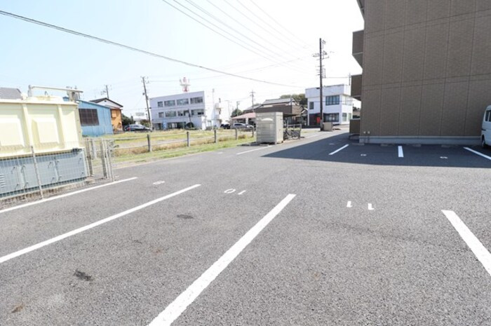グランドゥール三笠山の駐車場|駐車場