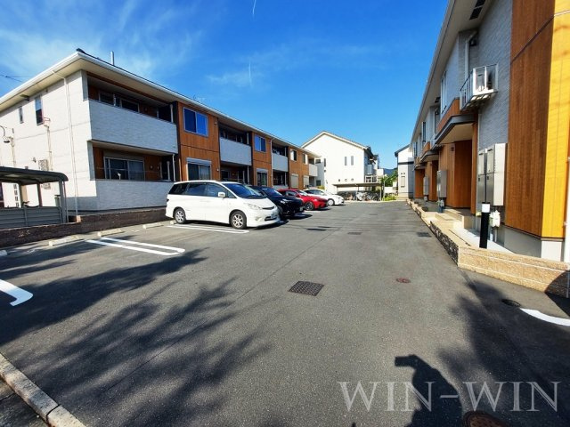アーバンヒルⅢ Aの駐車場