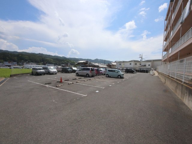 第3サンコウハイツの駐車場