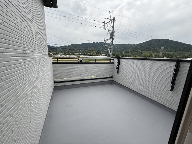 今宿上ノ原　新築戸建　７棟のバルコニー|洋室７帖に面したバルコニー