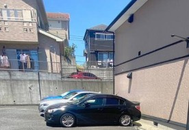ウィンドワードの駐車場