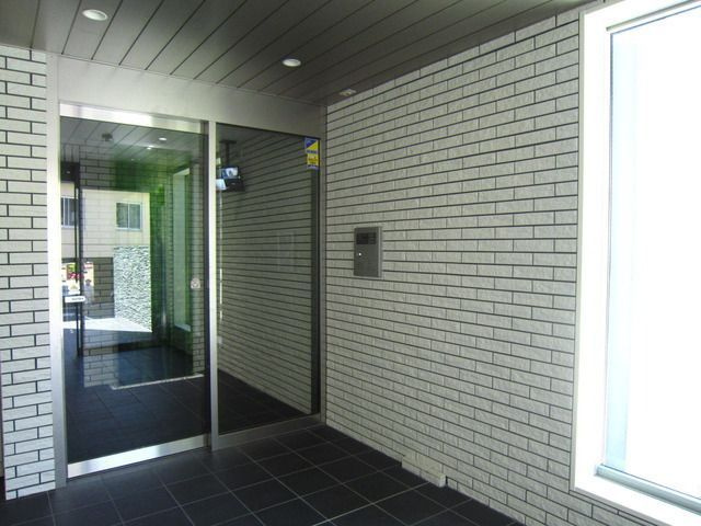 FORTRESS中野坂上のエントランス