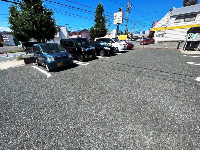 クラリス Bの駐車場