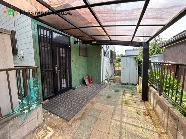 伊奈町羽貫　古屋付き売地の外観