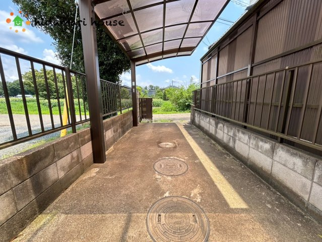 伊奈町羽貫　古屋付き売地の外観