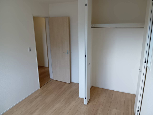 【洋室】 | 沼津市東間門 新築建売分譲住宅 建物＋土地 TW06192 | 沼津市東間門　2号棟　２階南5.4帖　※令和8年9月25日撮影