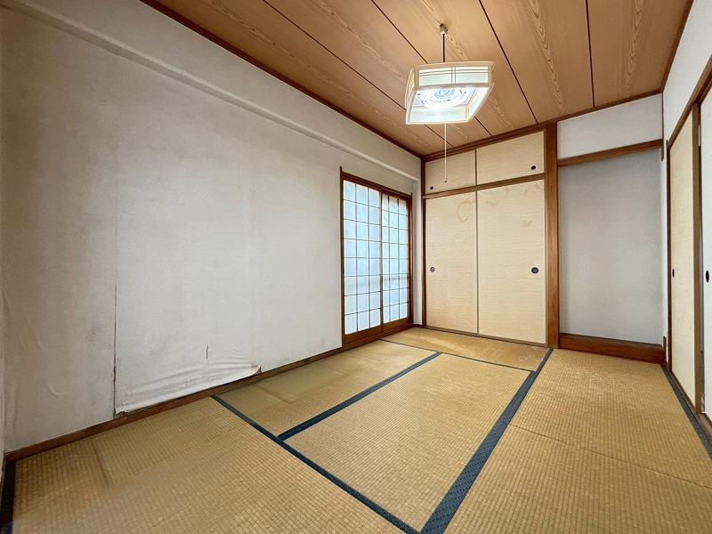 サーパス大東泉町の和室|和室6.0帖
■物件内覧・資金計画相談・住宅ローン相談、リフォーム相談、お問合せ受付中■
※当日・翌日のご内覧、ご相談はお電話でのお問合せがスムーズです！