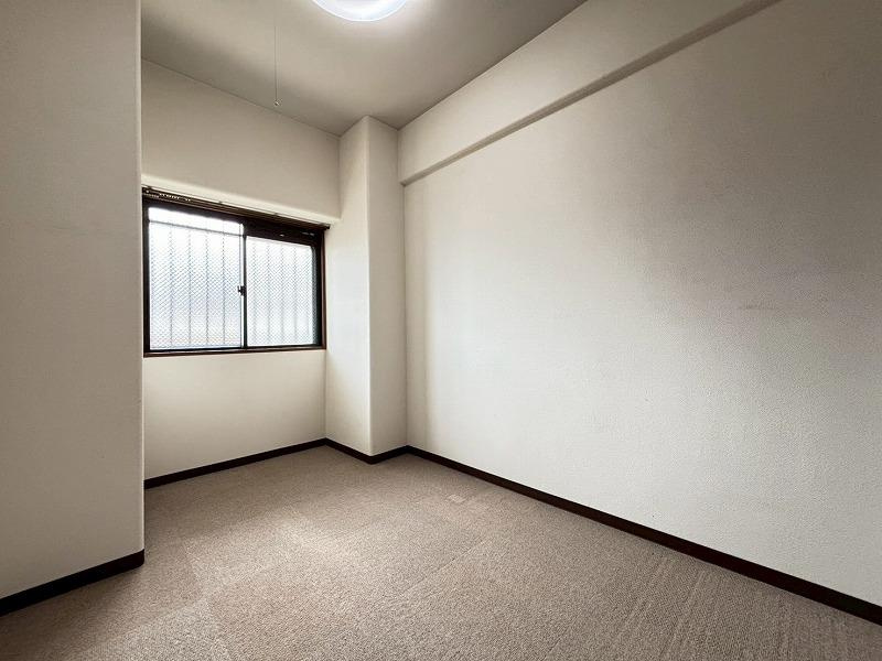 サーパス大東泉町の洋室|洋室5.0帖
■物件内覧・資金計画相談・住宅ローン相談、リフォーム相談、お問合せ受付中■
※当日・翌日のご内覧、ご相談はお電話でのお問合せがスムーズです！