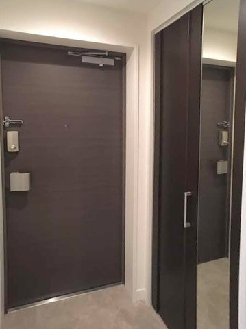 神戸Harborside　萬利Residenceの玄関
