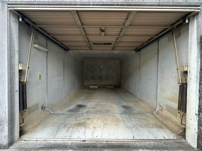 【駐車場】 | 百合丘1丁目戸建 | 敷地内に駐車場があります♪お車をお持ちのファミリーさんにオススメです☆