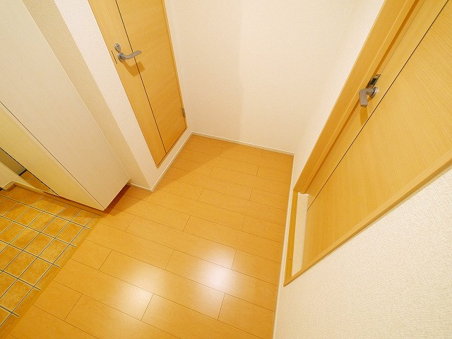 クイーンズパレス　さくらいの玄関|落ち着いた玄関です