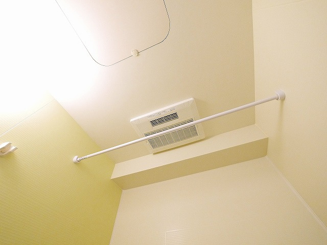 クイーンズパレス　さくらいの浴室|コンパクトで使いやすいお風呂です