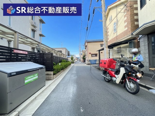 大蓮北3丁目中古戸建の前面道路含む現地写真|リフォームや住宅ローン・東大阪市の不動産の事なら弊社にお任せ下さいませ！
各地域の特徴・グルメ・裏道やその他、細かい情報等も熟知した
東大阪市出身のスタッフが新生活を送るお客様をサポート致します！
