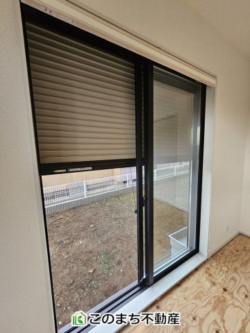 LiveleGarden.S上三川町上三川第11の設備|1階掃出し窓はシャッター雨戸で防犯性アップ♪