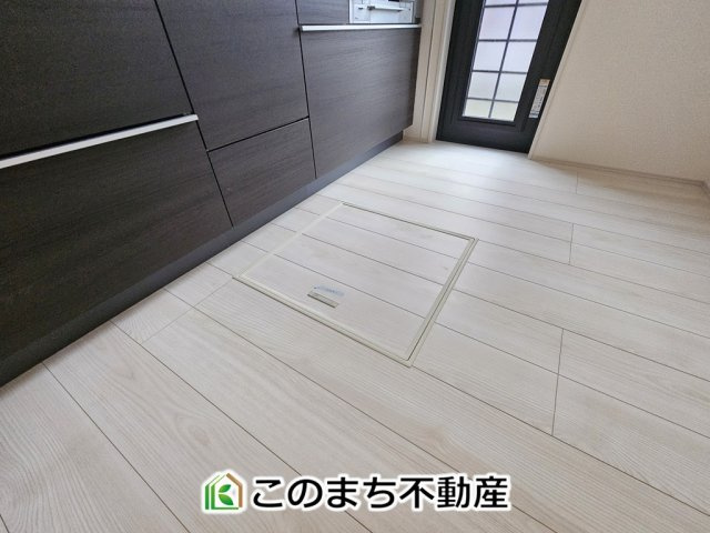 LiveleGarden.S上三川町上三川第11の収納|床下収納は意外と容量があり、日常のストックにも大活躍です♪