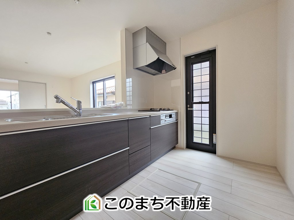 LiveleGarden.S上三川町上三川第11のキッチン|人気の対面式キッチン☆料理をしながらご家族とコミュニケーションが取れます♪